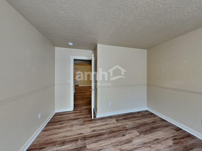 Building Photo - 1699 N Firebrick Dr