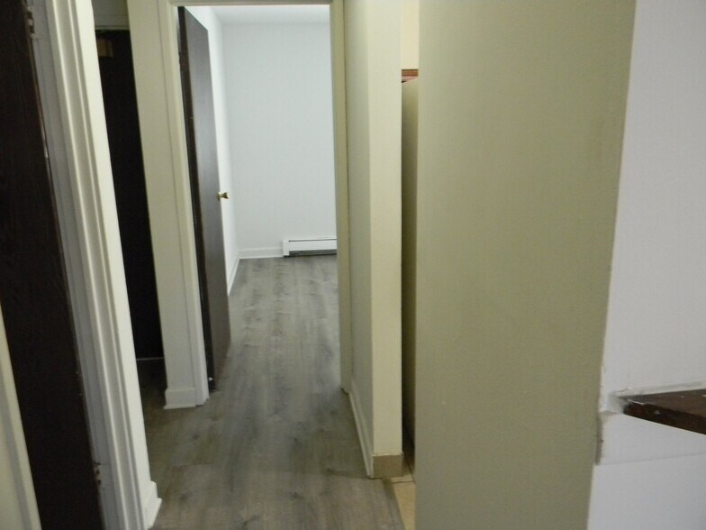Building Photo - 1310 S Sir Galahad Ln