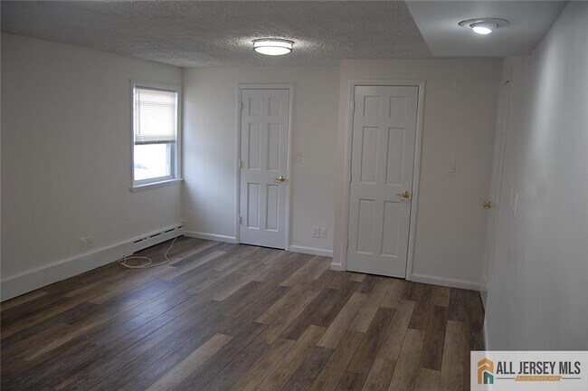 Building Photo - 57 Avenel St