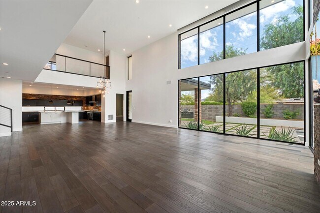 Building Photo - 4525 N 36th Way