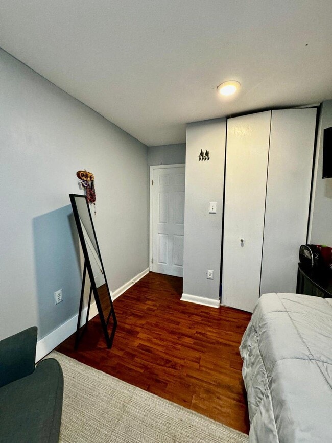 Building Photo - 8402 Jinetes Ct