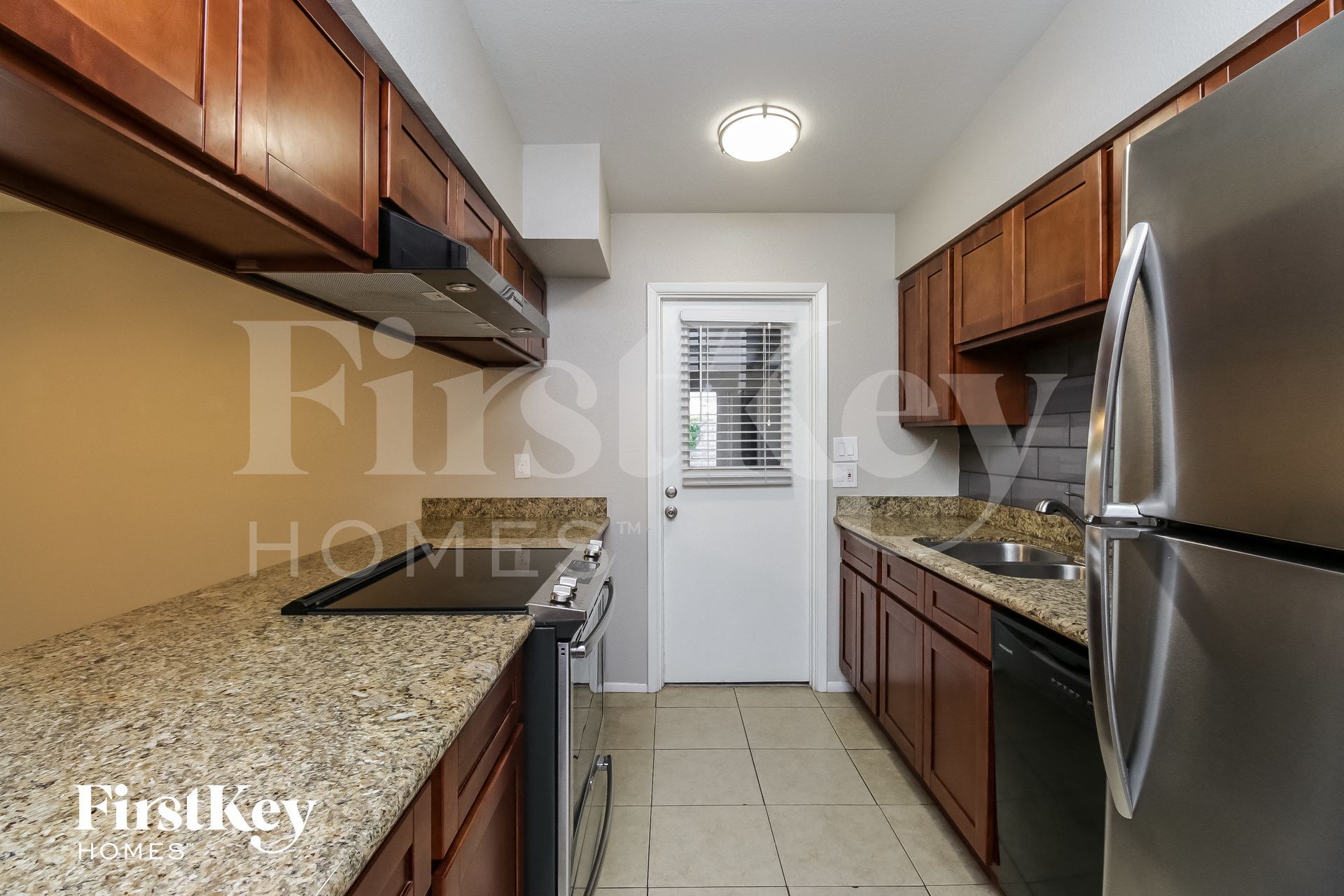 Building Photo - 339 W Santa Cruz Dr