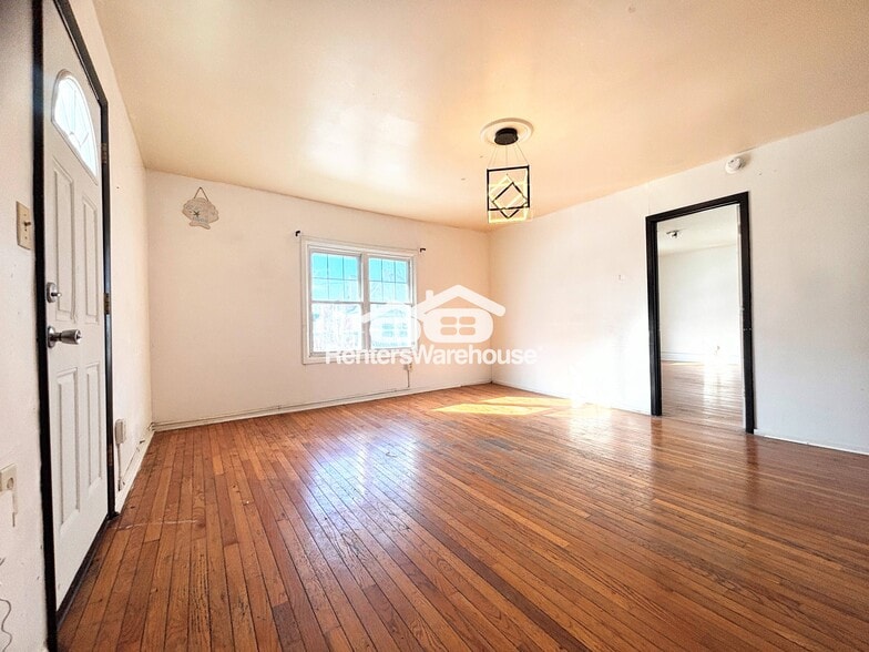 Building Photo - 1171 21st St