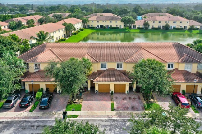 Building Photo - 3258 NW 32nd Terrace