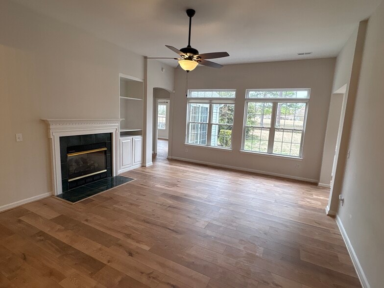 Building Photo - 143 N Belvedere Dr