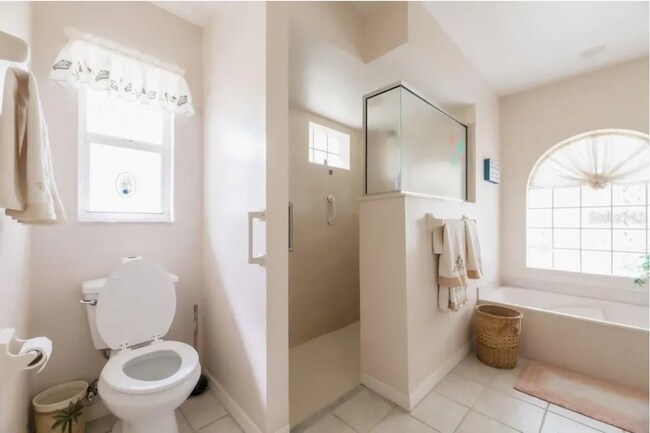 Building Photo - $5,495/month -- Beautifully Furnished Pool Home Seasonal Rental ** Lakefront Views ** Just minute...