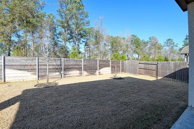 Building Photo - 17099 Crimson Crest Dr