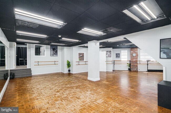 Building Photo - 1309 W Moyamensing Ave