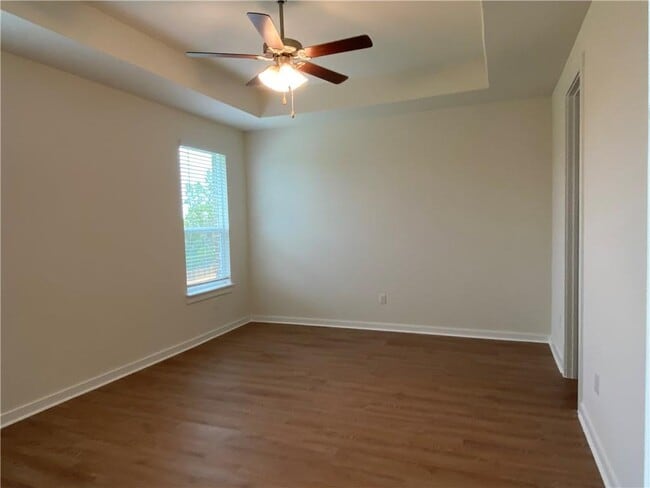 Building Photo - 305 Peace Pipe Way