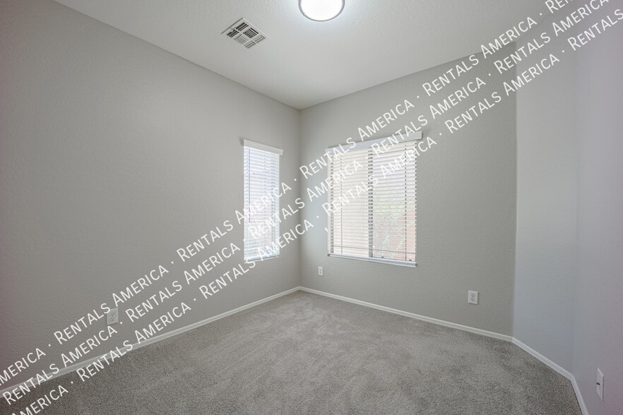 Building Photo - 2738 E Indian Wells Pl