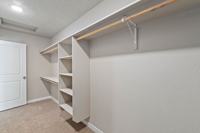 Building Photo - Charming & Modern Townhouse in Meridian!