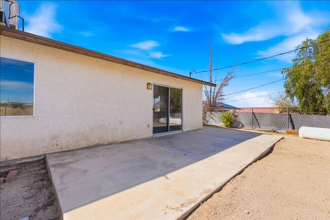 Building Photo - 6851 Quail Spring Ave