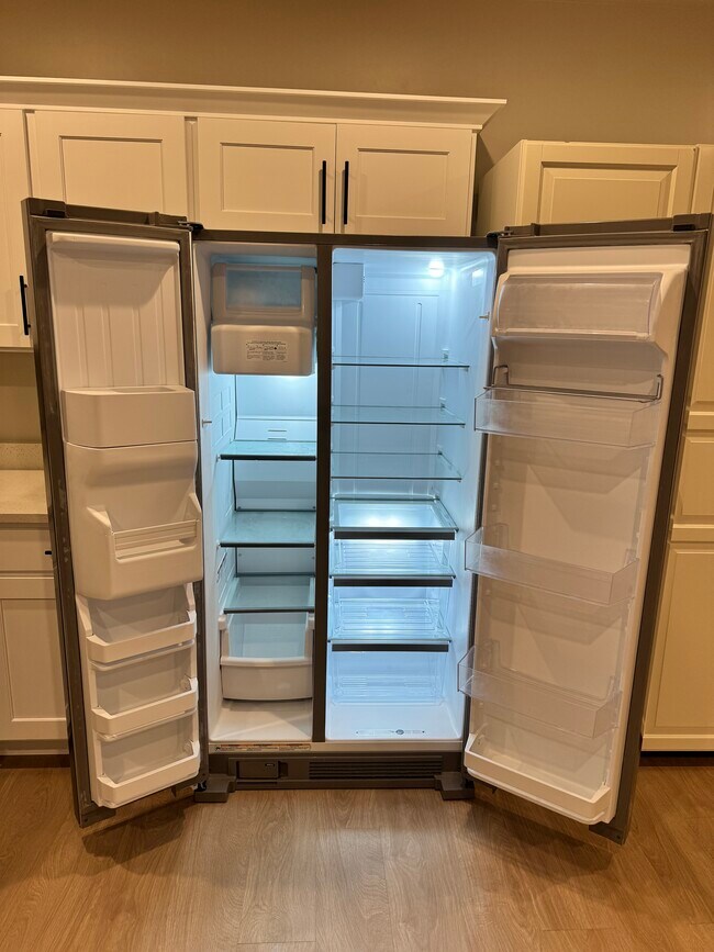Refrigerator - 88 S Hayata Ln
