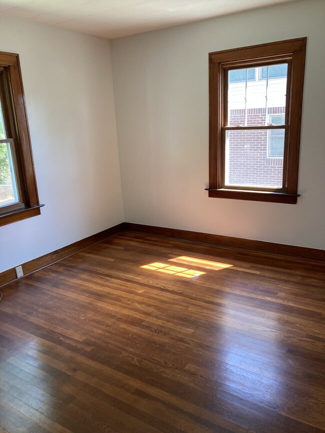 Building Photo - 308 Snyder Ave