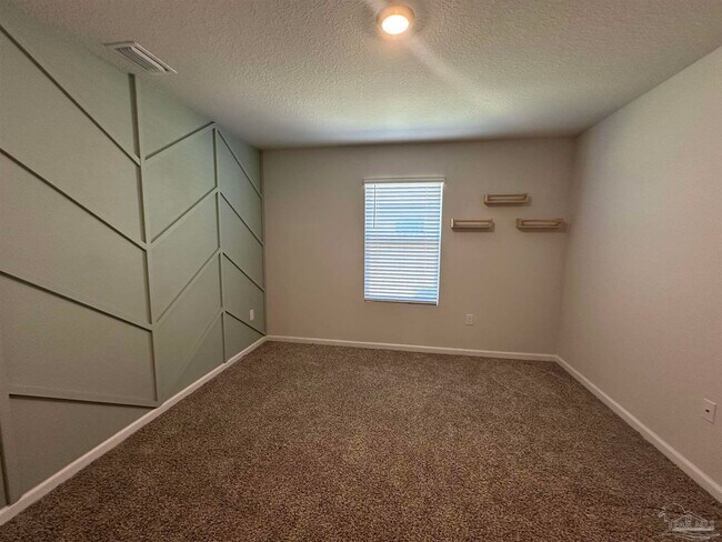 Building Photo - 5911 Laurel Oak Dr