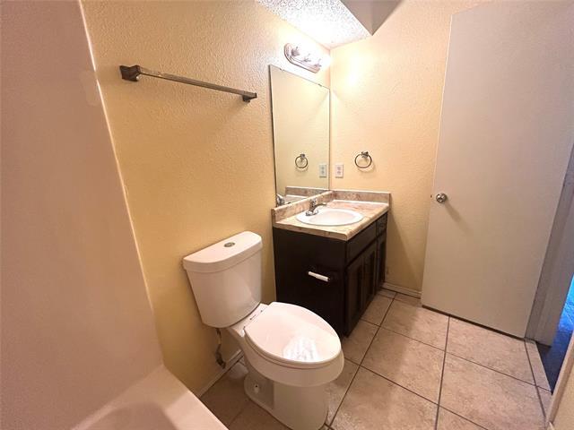Building Photo - 2303 Lido Ln
