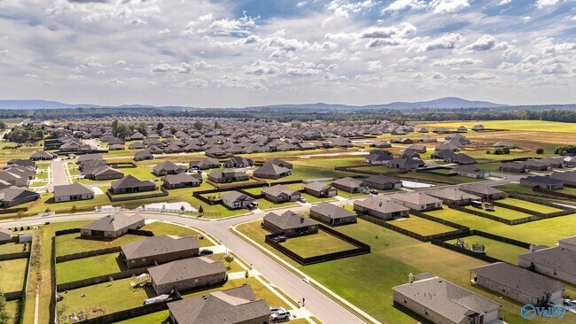 Building Photo - 117 Red Fox Wy