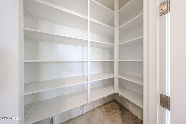 Building Photo - 25076 77th Dr