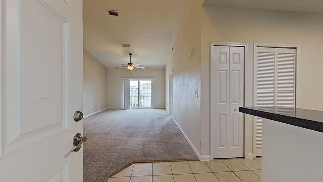 Building Photo - FIRST MONTH FREE OF RENT IF MOVE IN BY JUN...