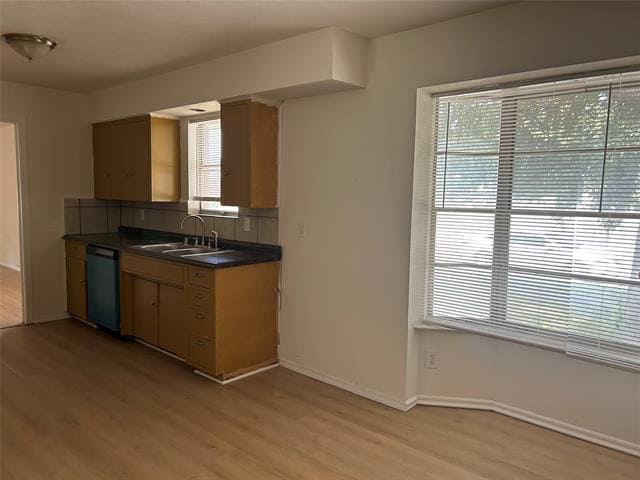 Building Photo - 102 W Woodbury Dr