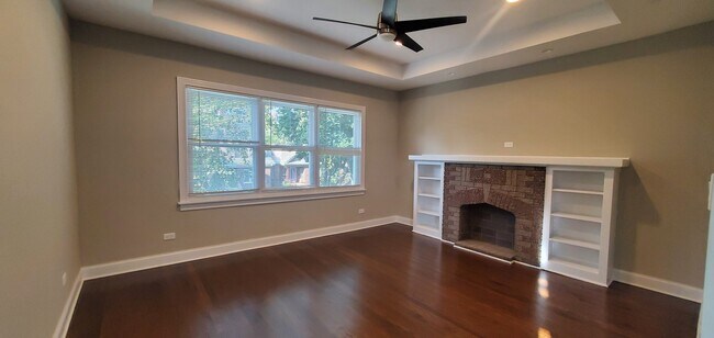 Building Photo - 4139 W Fletcher St