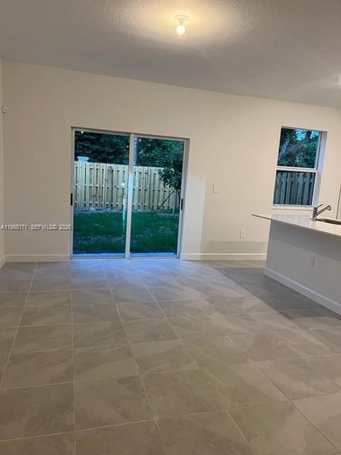 Building Photo - 1041 SE 27th Terrace