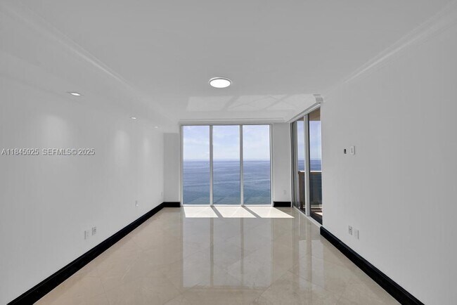 Building Photo - 1850 S Ocean Dr