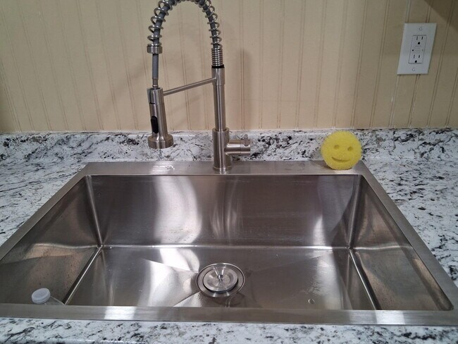 Building Photo - 3540 S Ocean Blvd