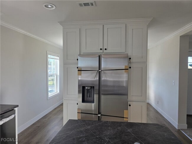 Building Photo - 101 Oak Ln