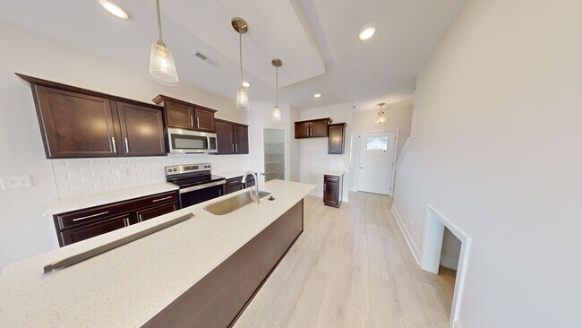 Building Photo - Modern Comfort Meets Everyday Convenience in Clarksville