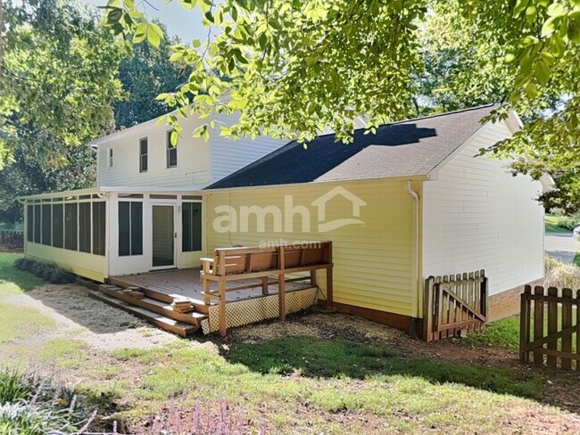 Building Photo - 6112 Glenridge Ct