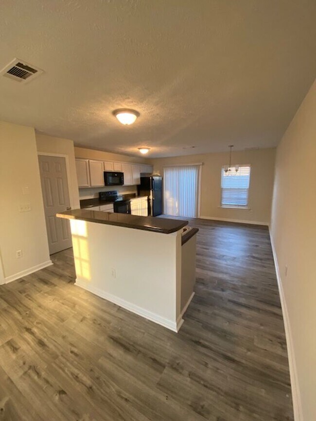 Building Photo - 324 Stewarts Landing Cir