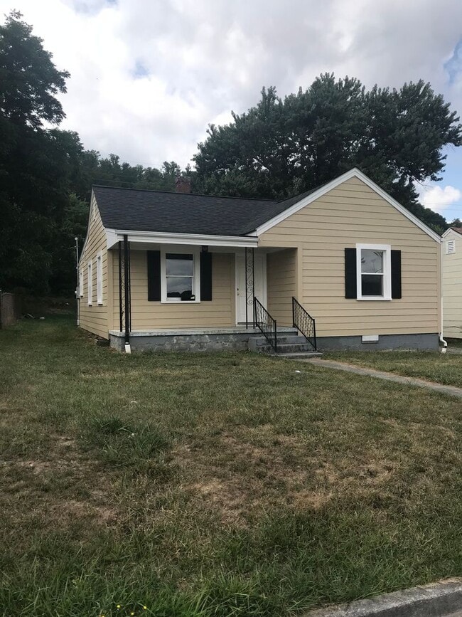 Building Photo - Beautiful Four Bedroom Two Bath Home being renovated and available soon in Radford