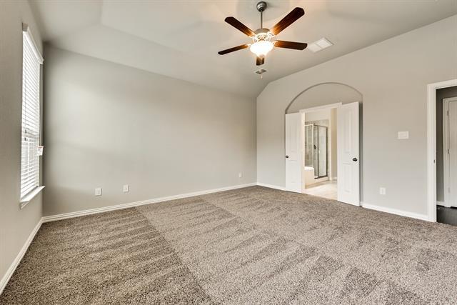 Building Photo - 16700 Lincoln Park Ln