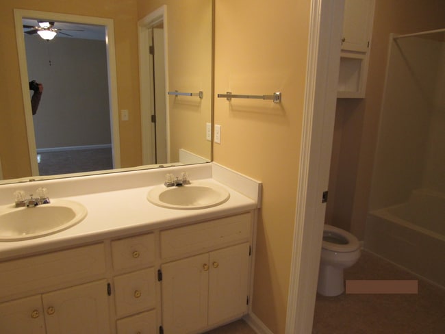 Building Photo - 50 Woodfield Pl