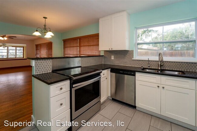 Building Photo - 64 Fullerwood Dr