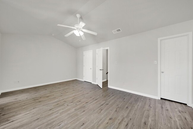 Building Photo - Lovely 3 Bed 2.5 Bath Townhome in Mint Hill!