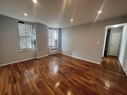 Building Photo - 2 bedroom in BRONX NY 10460