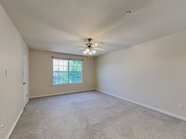 Building Photo - 3312 Belladonna Dr
