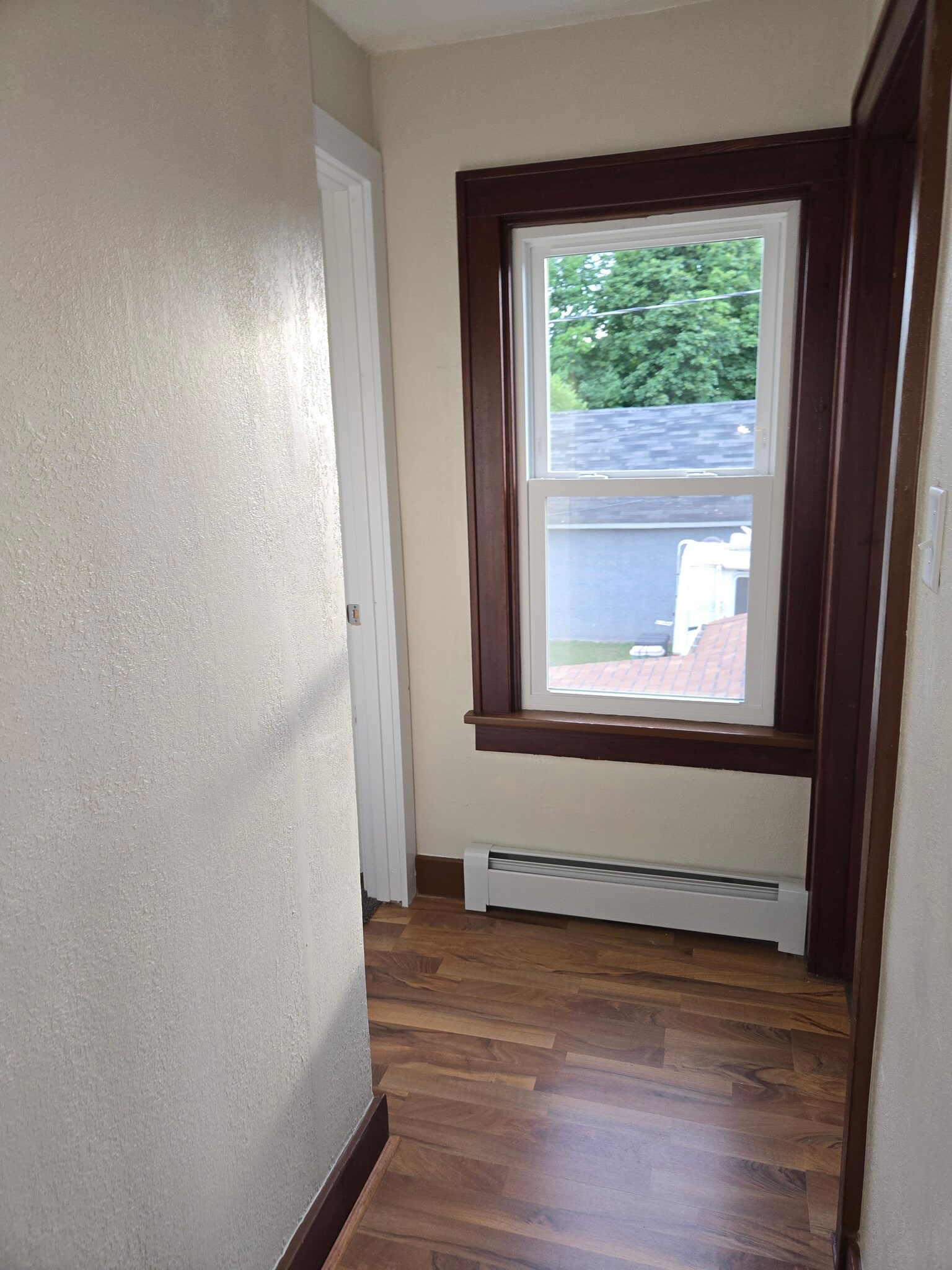 Building Photo - 307 N Brown Ave