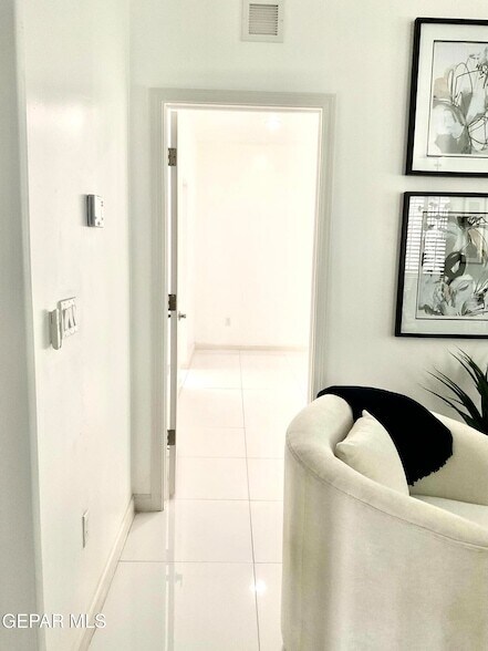 Building Photo - 8919 Eclipse St