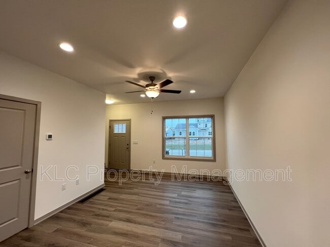 Building Photo - 1953 S Warrior Ln