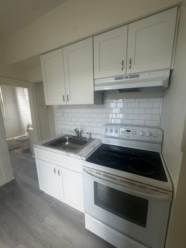 Building Photo - 222 N 12th St