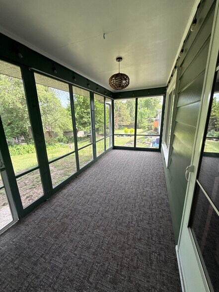 Building Photo - 419 Roland Ave