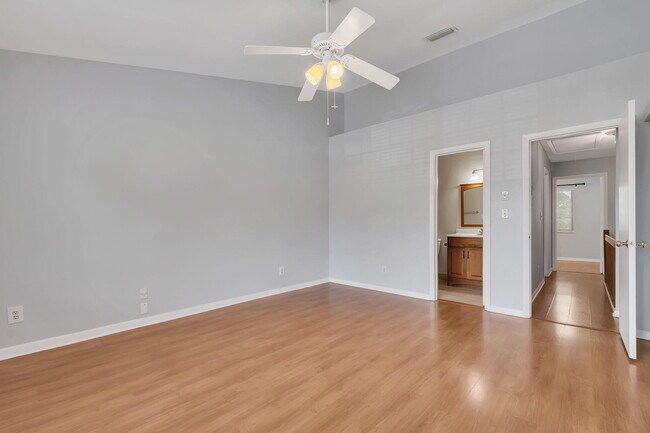 Building Photo - 2856 Belmont Ln