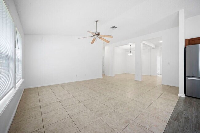 Building Photo - 843 Bonaparte Landing Ct