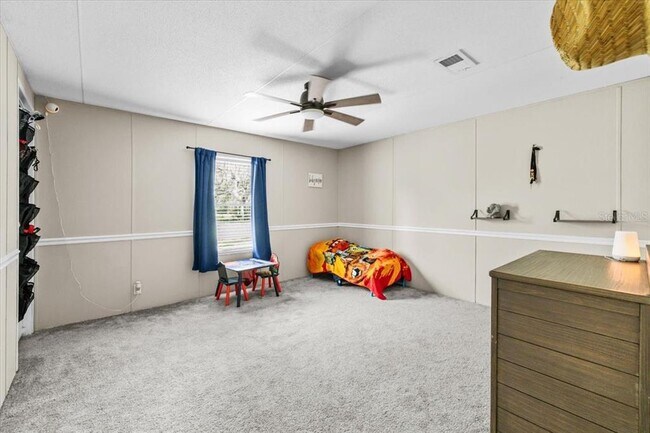 Building Photo - 13920 Hillcrest Dr