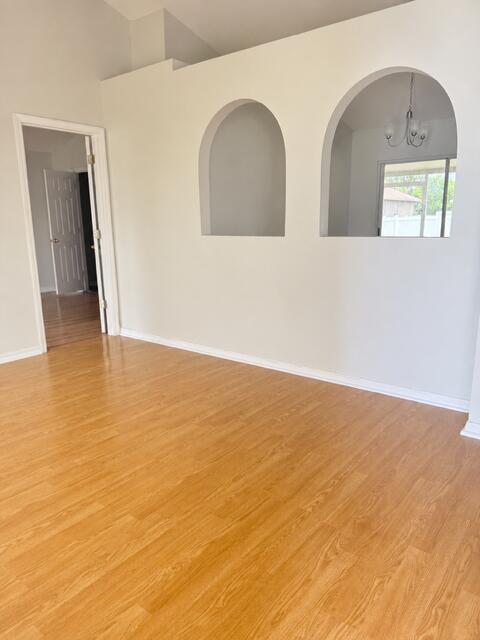 Building Photo - 443 SW Sadwick Ave