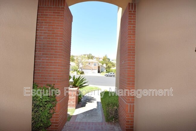 Building Photo - 1674 Bushgrove Ct