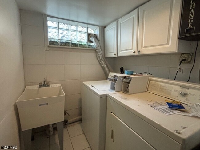 Building Photo - 66 Vermont Ave